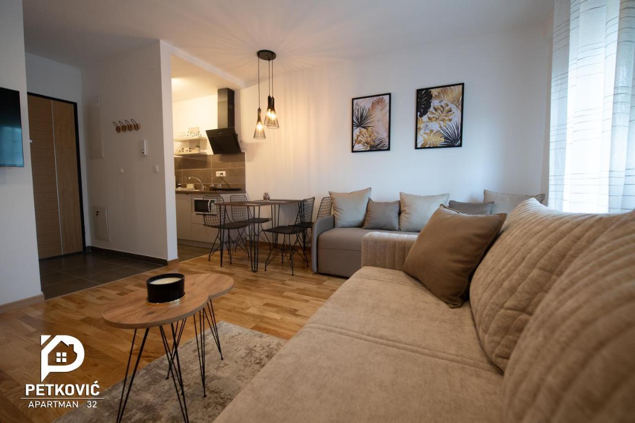 Petkovic Apartmani Studio32 야고디나 외부 사진
