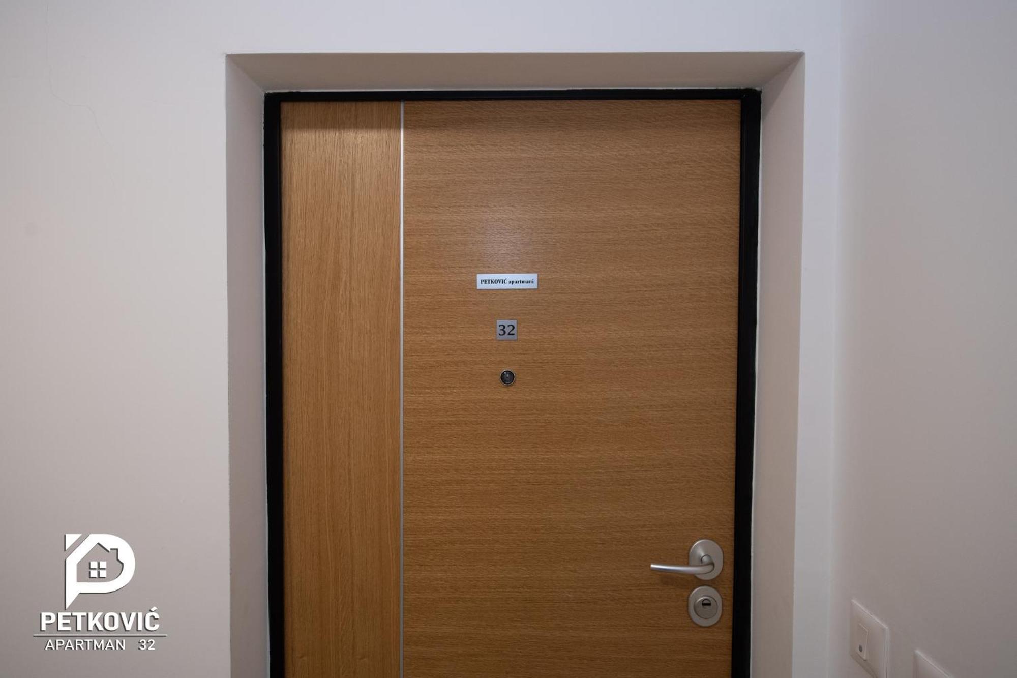 Petkovic Apartmani Studio32 야고디나 외부 사진